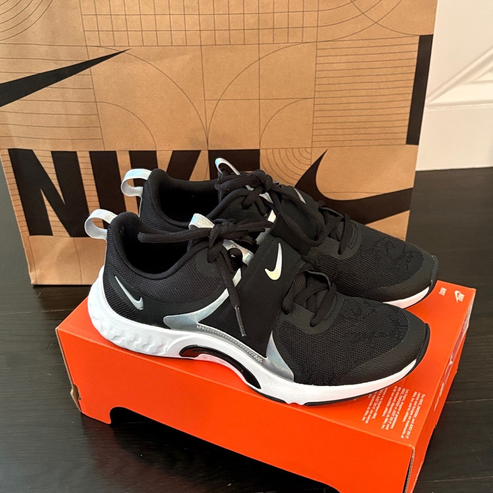 NEW Nike Black and White Athletic Shoes